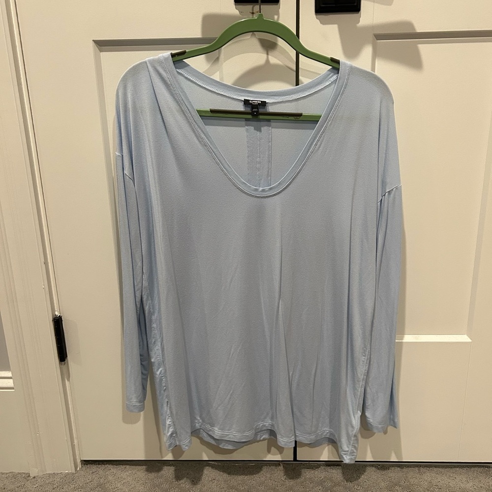 Supersoft Relaxed Fit long sleeve V-neck Tee Medium